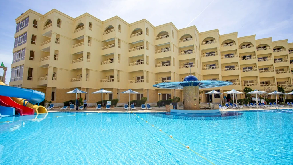 الفندق إيه أم سى رويال - الغردقة